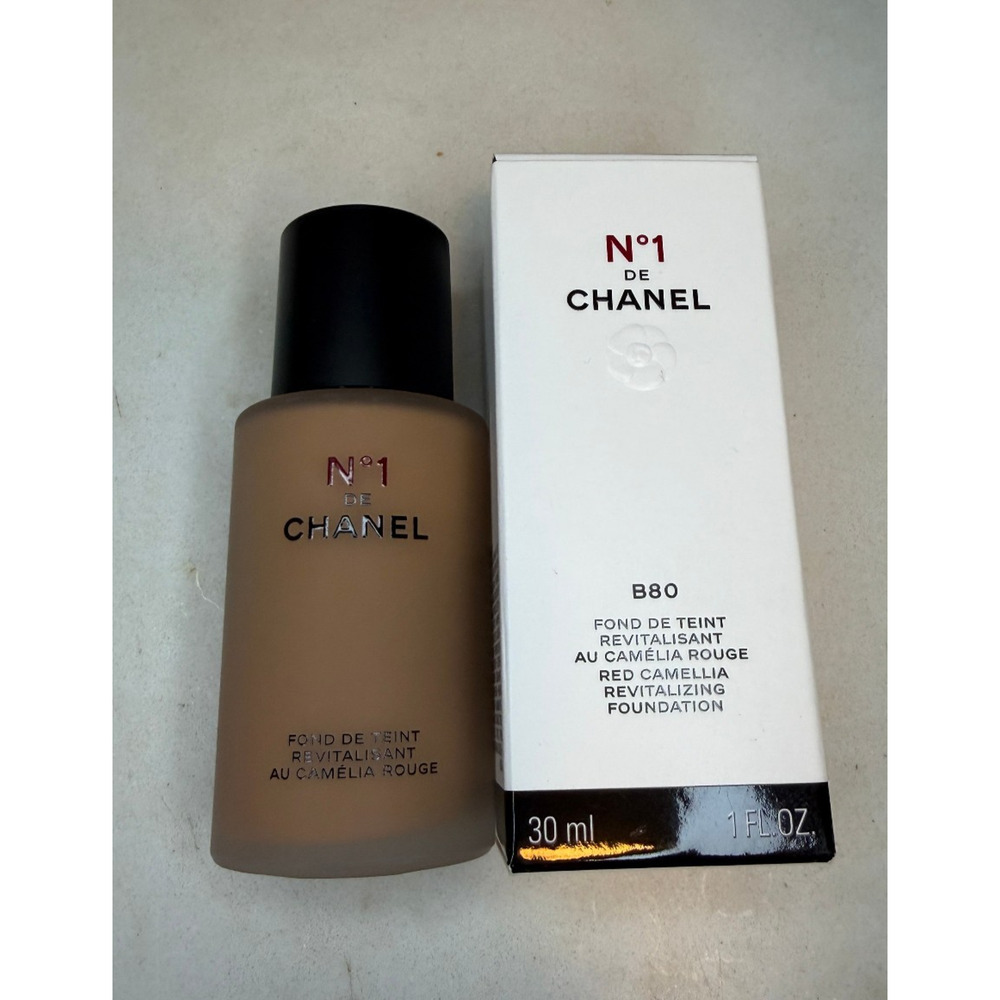 Chanel #1 De Chanel Red Camellia Revitalizing Foundation #B80